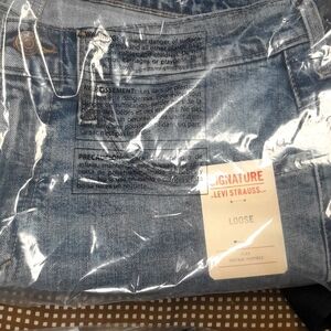 2 pairs of men's blue jeans
